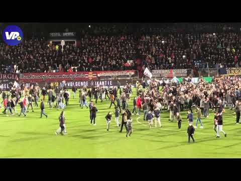Veldbestorming Willem II na het behalven van de bekerfinale tegen Ajax