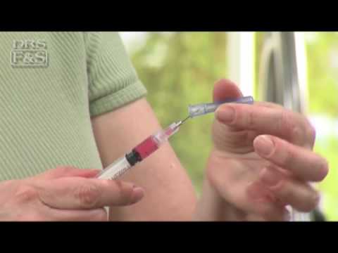 How to Vaccinate Your Cat (DrsFosterSmith) - YouTube