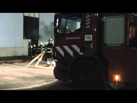 Brand in bedrijfsgebouw in Zwaag