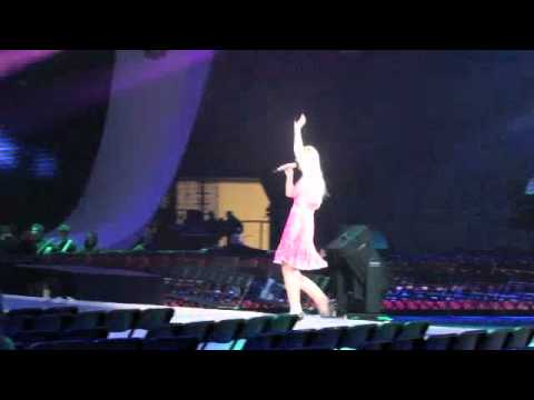 ESCKAZ live in Dusseldorf: Daria - Celebrate (Croatia) 1st rehearsal