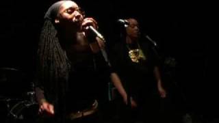 2008 :: QUEEN GODIS ::  BE GIRL!  (Kick Push Remix Classic)