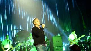 Morrissey - How Can Anybody Possibly Know How I Feel? live in Offenbach 9.6.09 HD