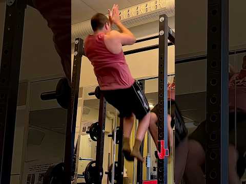 Clapping pull-ups - explosive back workout #calisthenics
