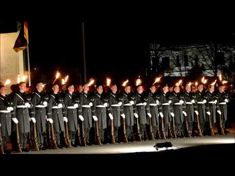 Helm ab zum Gebet - Großer Zapfenstreich Scaparrotti