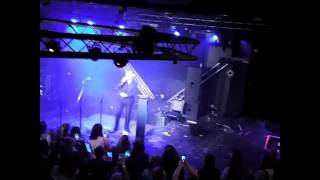 Isaac Hanson singing Minute Without You