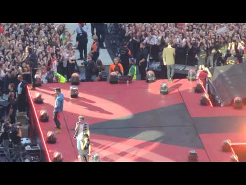 One Direction - Kiss You (Full HD) - Wembley Stadium WWATour - 07/06/2014