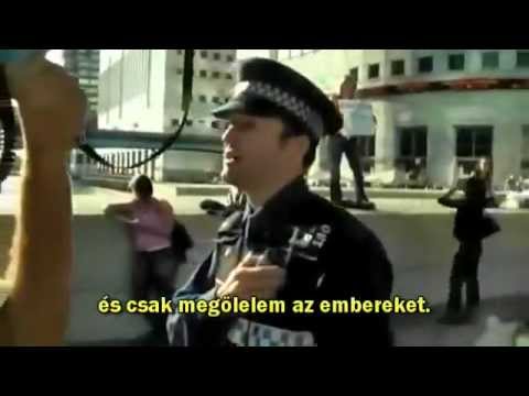 A Mátrix alkotóinak üzenete célba ér vajon? Hatalmas pofon az utcán szembesülni ezzel...