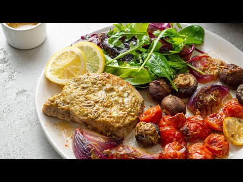Keto Pork Chops & Vegetable Sheet Pan [Quick & Easy]