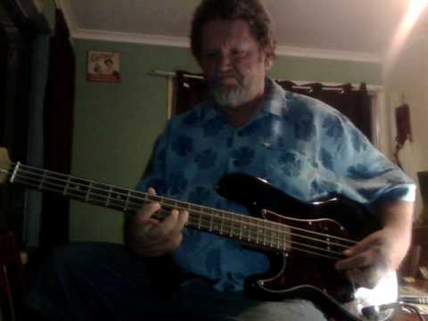 KINGSTON TOWN - Alborosie, Left-hand Bass cover/lesson with track play along.