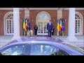 Ukrainian President Zelenskky greeted by Spanish PM Sanchez ahead of talks - Video