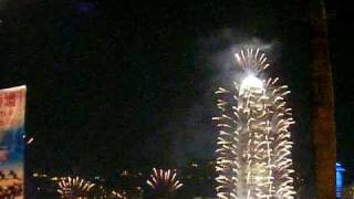 preview picture of video '2008 New Year Count Down Fireworks, IFC, HK －YouTube愛香港　獨立短片'