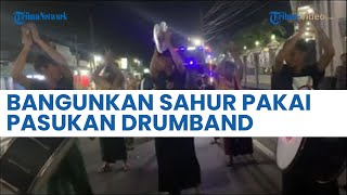 Aksi Unik Remaja Masjid di Desa Terara Lombok Bangunkan Sahur Pakai Pasukan Drumband