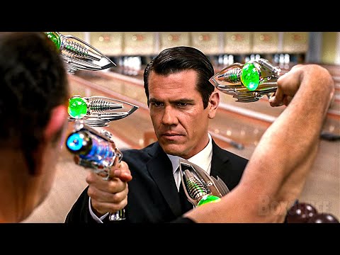 "Hey slick, you bowl in the future?" | Josh Brolin as Young Agent K is awesome ❤