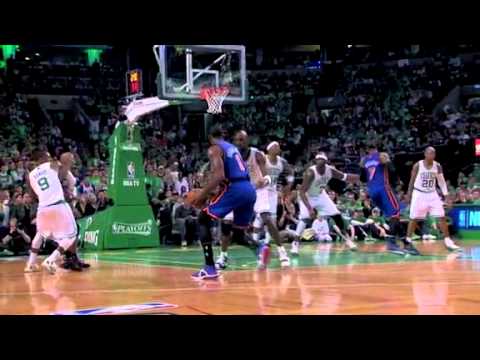 Amar'e Stoudemire dunks on KG and Jermaine O'Neal (Apr 17, 2011)