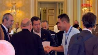 Salvini e Vannacci si incrociano al Forum di Cernobbio: stretta di mano tra i due ex alleati