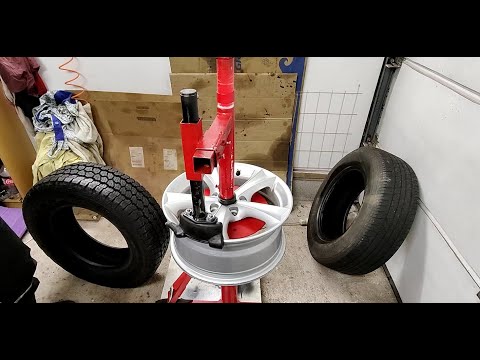 Manual Tire Changer with Duckbill