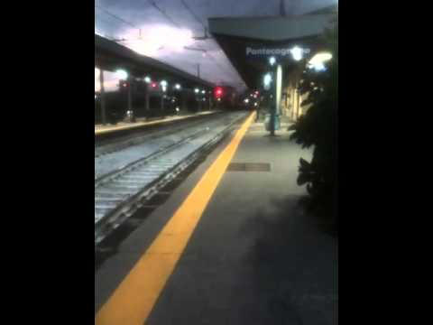 ES 9377 transita a Pontecagnano a 60 Km/h per precedente tr