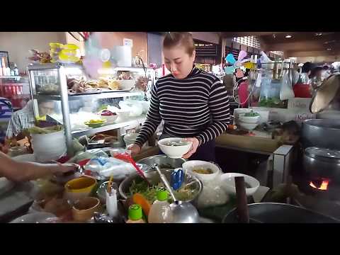 Breakfast Inside Central Market - Noodle Soup And Noodle With Braised Beef - Best Village Food