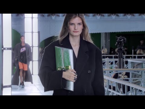 Louis Vuitton Fashion Show 2021 (SS21) Paris Fashion Week 👗
