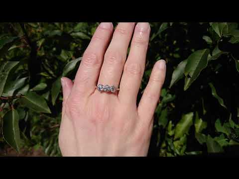 Vintage 1930's 18ct gold 1.5ct diamond trilogy ring