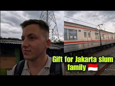 Gift for Jakarta slum family 🇮🇩 | travel Indonesian videos | street videos poor Indonesian people