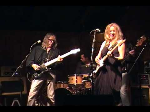 Bobby Whitlock - Coco Carmel & Band 'Roll It Over'