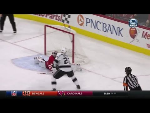 Brown beats Ward on penalty shot with nice move