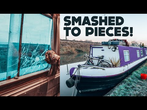 We Smashed Our Window!! Fixing and Painting Old Narrowboat #82