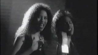 Terri Lyne Carrington in Al Jarreau Video