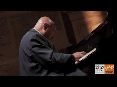 Kenny Barron -  Embraceable you (George Gershwin)