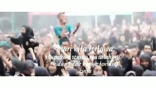 Download lagu Story wa bagaikan langit dan bumi mp3