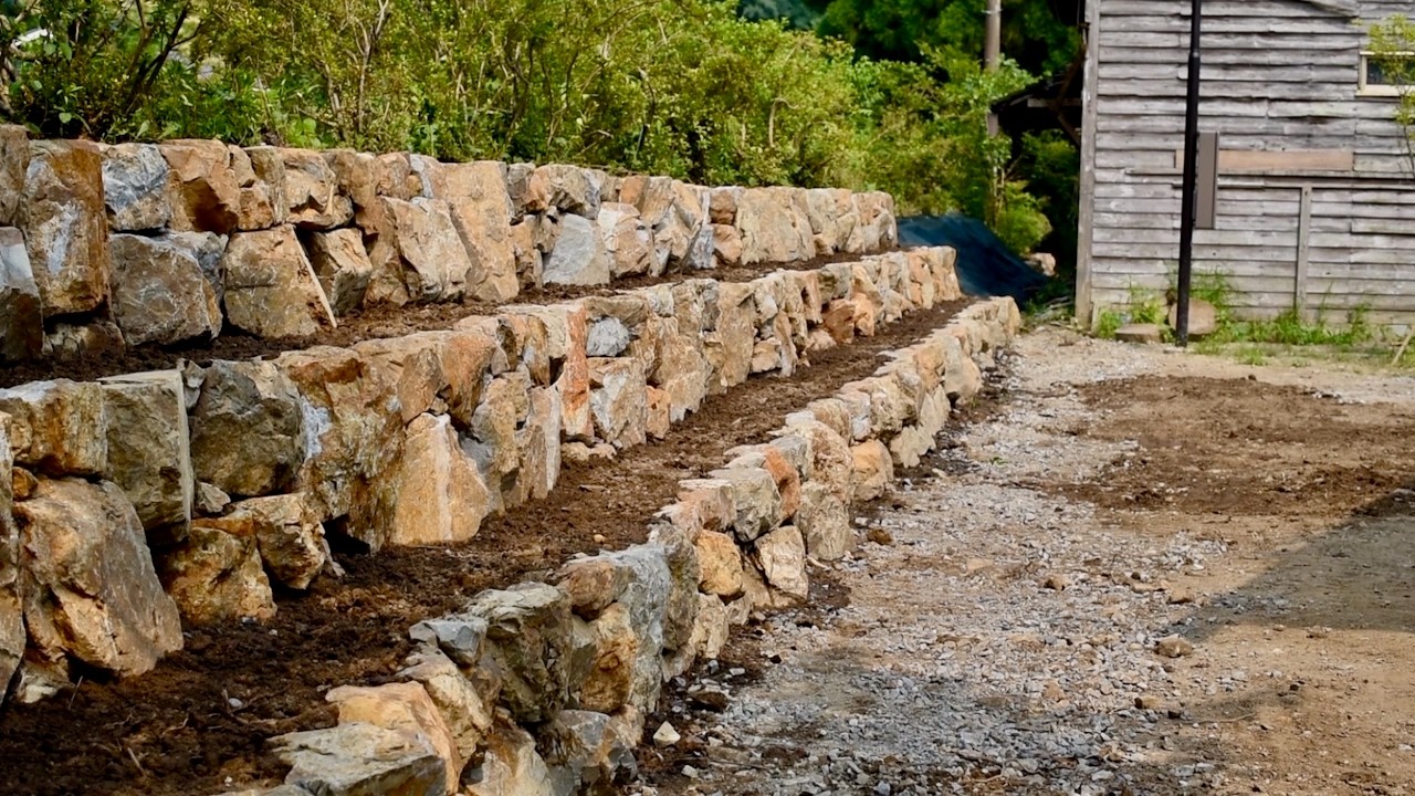 石が風景に変わるとき　くずれ積みが息づく日本庭園の美意識【鹿児島県薩摩郡】
