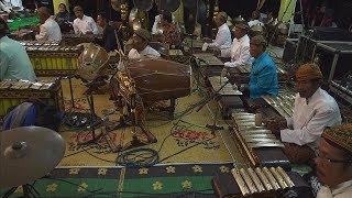 Download lagu Klonengan kerawitan di pantai drini, malam 1 suro mp3