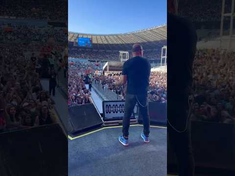 Estamos de pé ao vivo no Estádio do Mineirão/ MG