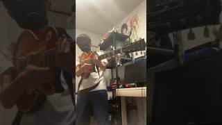 ギターの正しい遊び方です。