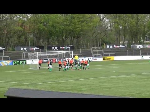 16 april 2016 DHC D1 - Smitshoek D1 (4 - 0)