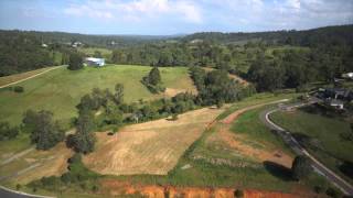 preview picture of video 'Dobson Road Clear Mountain 4500 QLD by Clint Devereaux'