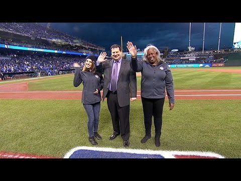 WS2015 Gm2: Robinson honors Breaking Barriers winner