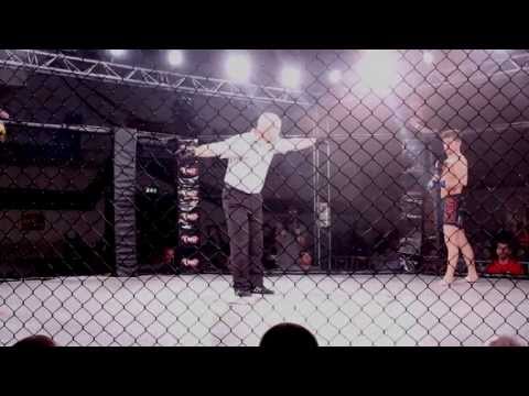 Brian Moore vs Richy Edgeworth at BattleZone FC 8
