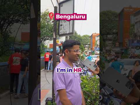 How much does an HR make?