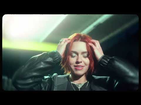 Isi I x Calli - Damals war alles besser undso... (Official Video) (Prod. by Clockwork)