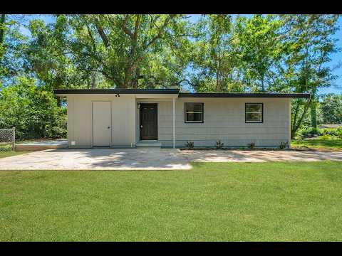 NEWLY RENOVATED 3/1 House w/ Plank Floors Throughout, Gorgeous Kitchen, and Large Yard! Avail NOW for $1350/month! property video