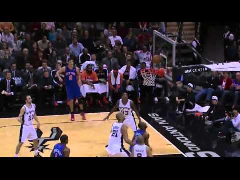 Amar'e Stoudemire dunks over a helpless Tim Duncan (Jan. 21, 2011)