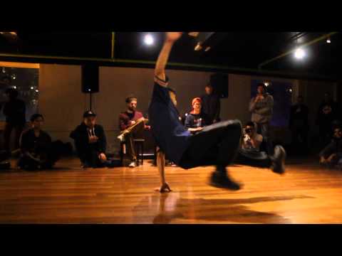 Making Moves Present: Dragon Styles 1v1 Qualifier - Top 16: Shun vs Anansi