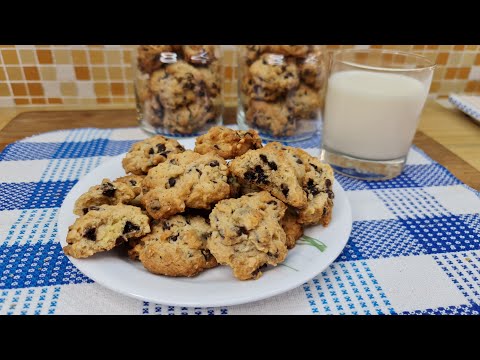 Crumbly Chocolate Chips Cookies