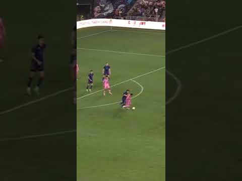 Lionel Messi Powerful Dribbles vs 5 Players 28/09/2024