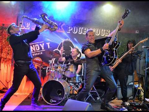 "le cabaret rock", diner spectacle en Bretagne avec le groupe "ANDY T"
