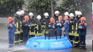 preview picture of video 'Feuerwehr Bad Lippspringe Cold Water Challenge'