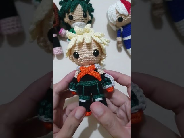 Vídeo relacionado con BARRADO Peluche de los Personajes de My Hero Academia - 30 Centímetros - Deku, Bakugo, Todoroki - Calidad Super Soft (Deku)
