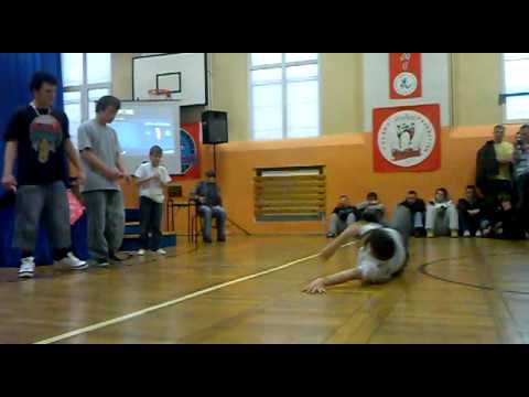 Pokaz Break Dance w ZSP nr 4 w Słupsku